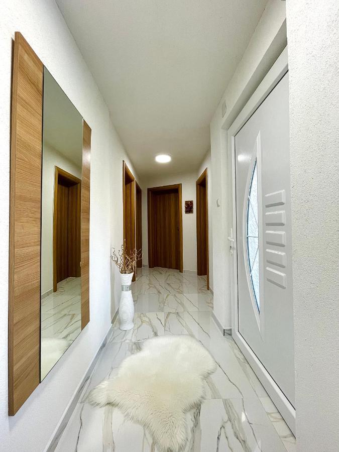 Crystal Racic Villa บีฮัช ภายนอก รูปภาพ